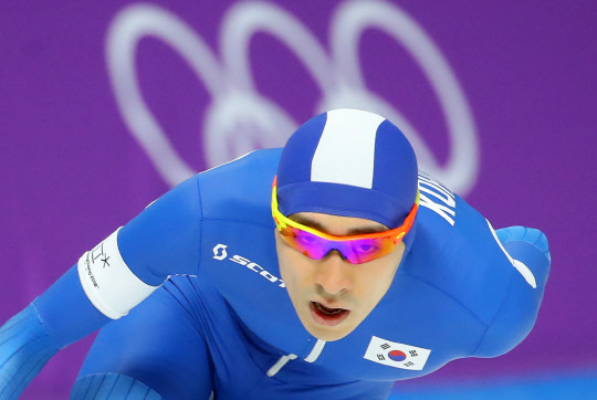 [올림픽] 이승훈 질주  11일 강릉 스피드스케이트 경기장에서 열린 2018평창동계올림픽 스피드스케이팅 남자 5,000m에 출전한 이승훈이 질주하고 있다.  2018.2.11